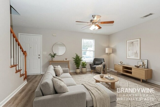 Building Photo - 701 Holland Ridge Dr