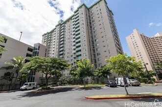 Building Photo - 3009 Ala Makahala Pl
