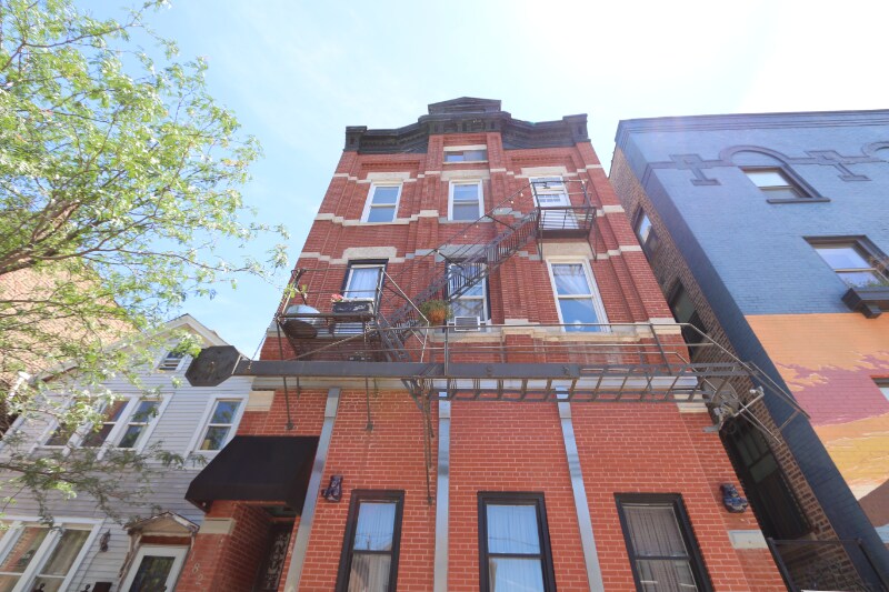 Primary Photo - 1827 S Racine Ave