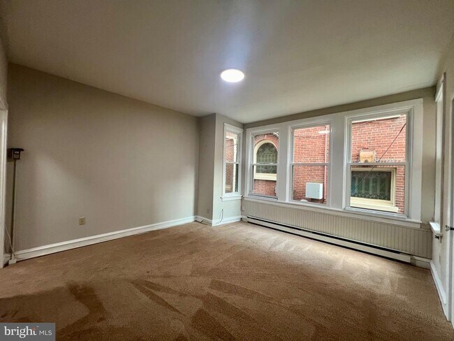 Building Photo - 1303 N Franklin St