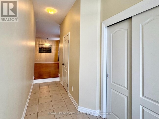 Building Photo - 154 Highbury Park Dr