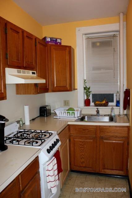 Building Photo - 463 Park Dr