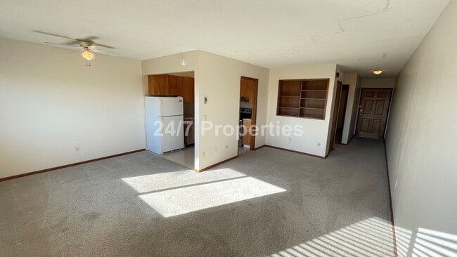 Foto del edificio - Beautiful 1 BD | 1 BA Apartment with a Vie...