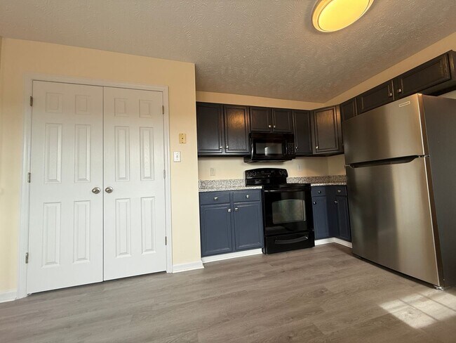 Foto del edificio - 885 Ridge Rd