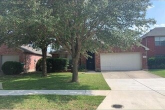 Building Photo - 3321 Truman St