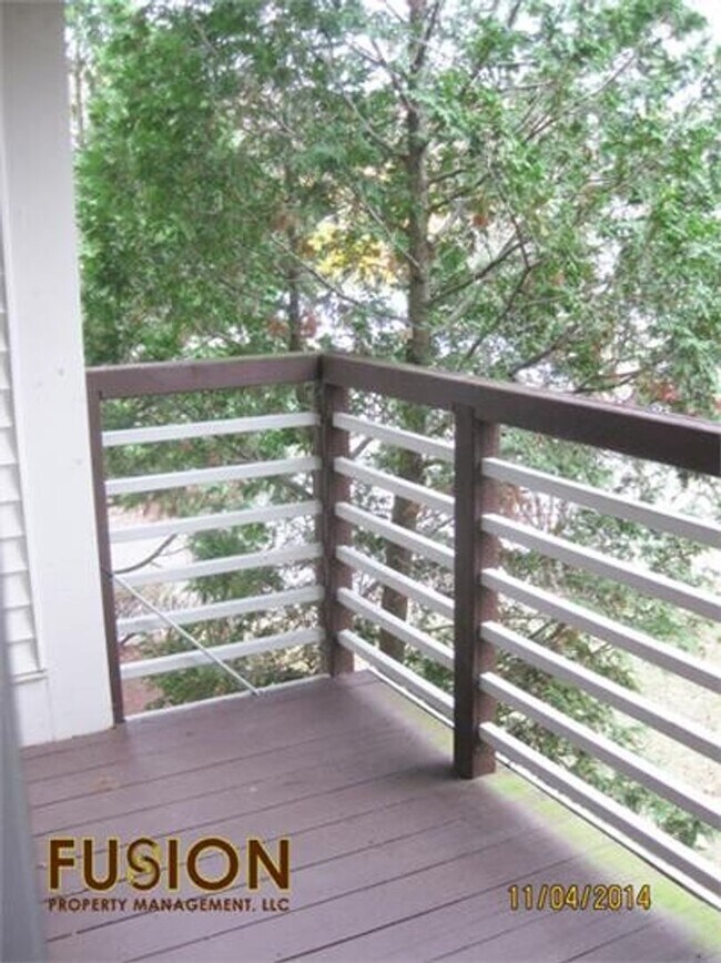 Foto del edificio - 2 bedroom condo Heat Included and Pool!