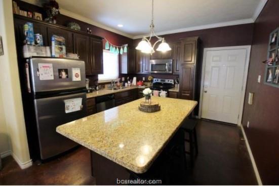 Building Photo - 2490 Horse Shoe Dr