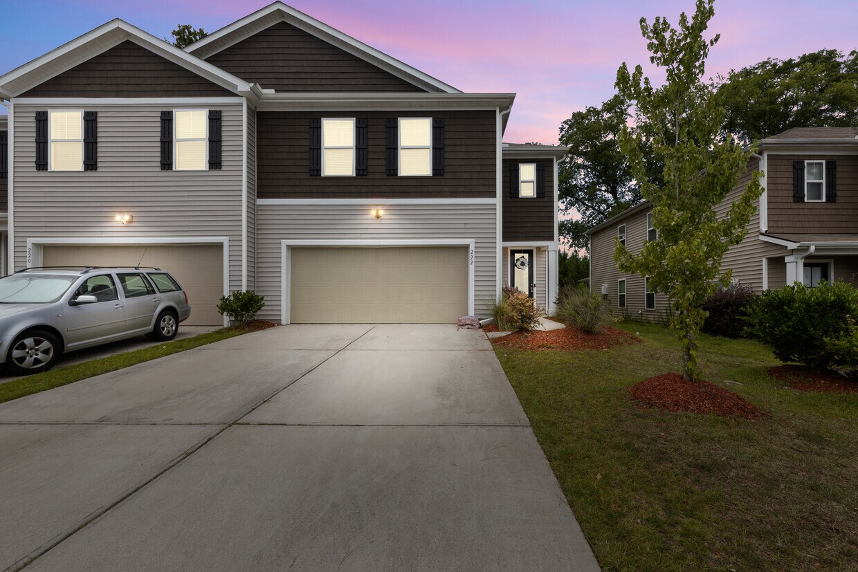 Foto principal - 222 Cypress Marsh Rd