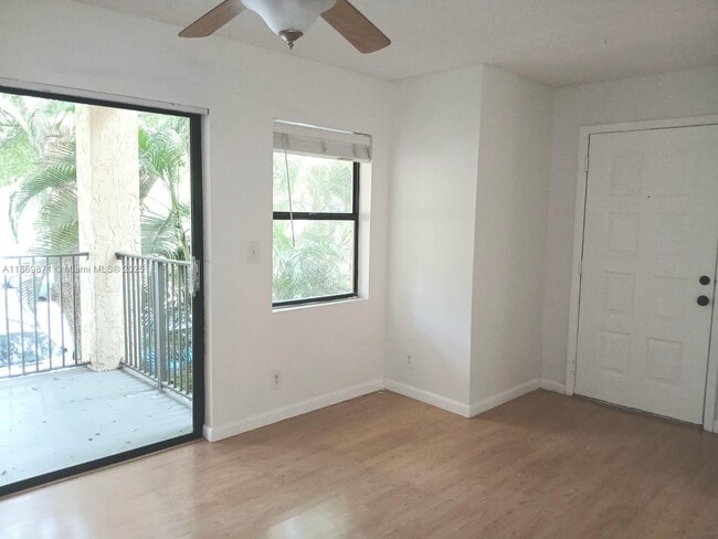 Building Photo - 9999 Summerbreeze Dr