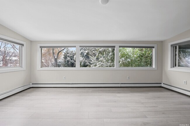 Foto del edificio - 1437 Old Northern Blvd