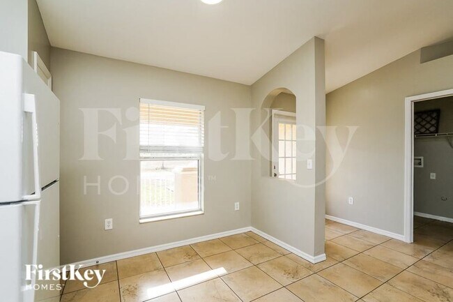 Building Photo - 1724 NE 1st Ave