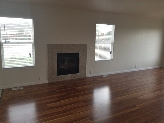 Living room with fireplace - 1465 Lords Hill Dr