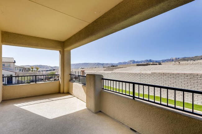 Building Photo - EXTRAVAGANT  5 Bedroom, LUXURY Home In SUM...