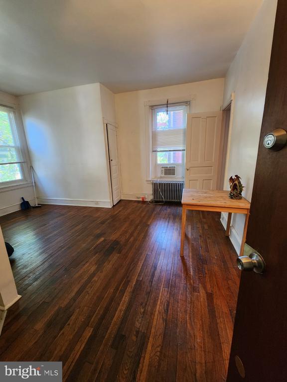 927 Farragut St Unit 3R, Philadelphia, PA 19143 Room for Rent in