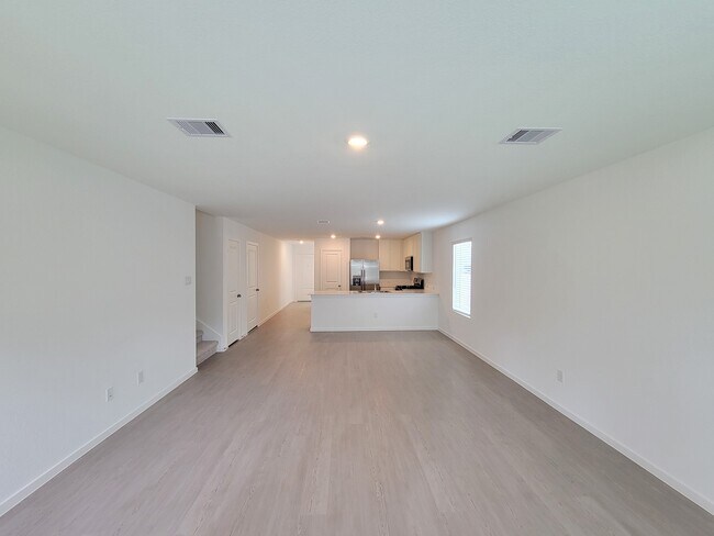 Foto del edificio - 25588 Rose Creek Dr