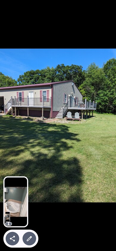 Primary Photo - 855 E Division St