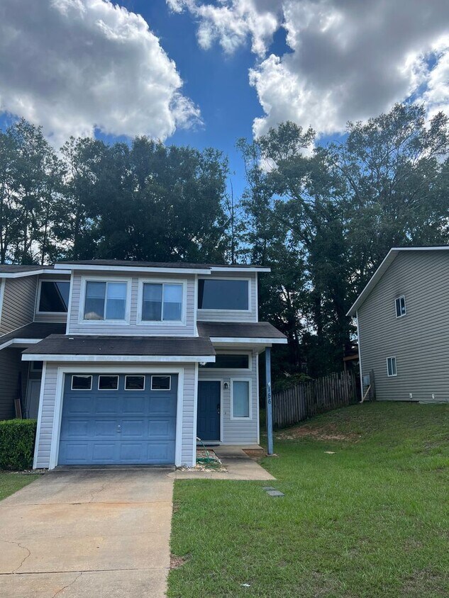 2 br, 1.5 bath House 156 Woodfield Pl House Rental in Enterprise