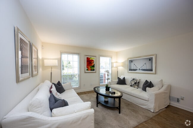 Leasing Office - Riva Apartments