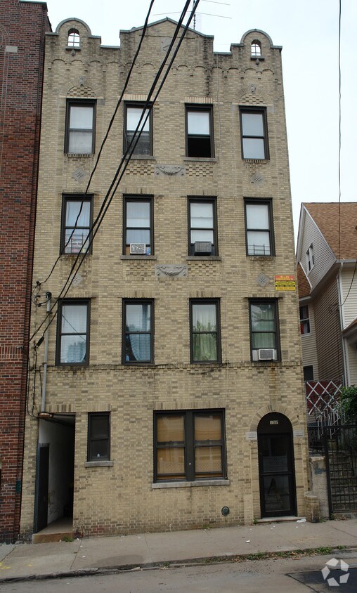 157 Saratoga Ave, Yonkers, NY 10705 Apartments in Yonkers, NY