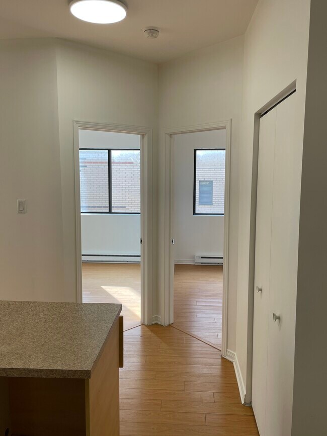 Building Photo - 7225 Rue Durocher