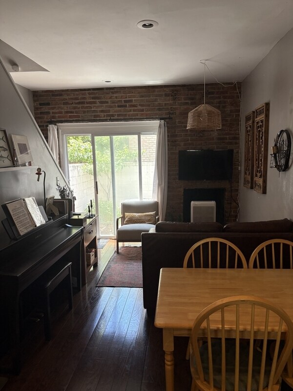 Foto del edificio - 2144 Cherry St