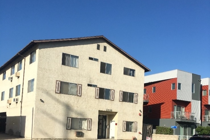 Only 10 units in the Building - 2218 Yosemite Dr