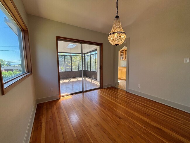 Foto del edificio - Charming 3-Bed West Seattle Home with Bonu...