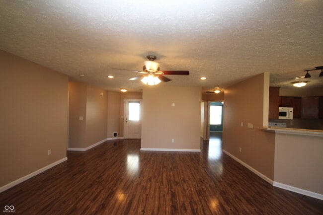 Building Photo - 2306 McGregor Dr