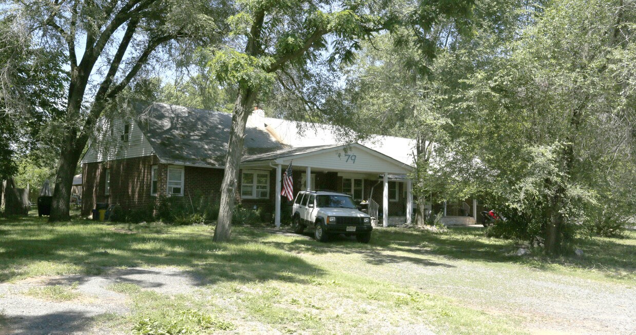 Foto del edificio - 79 Pleasant Valley Rd