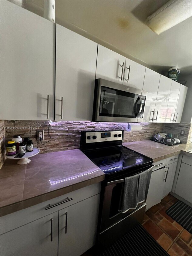 Foto del edificio - 14855 SW 104th St