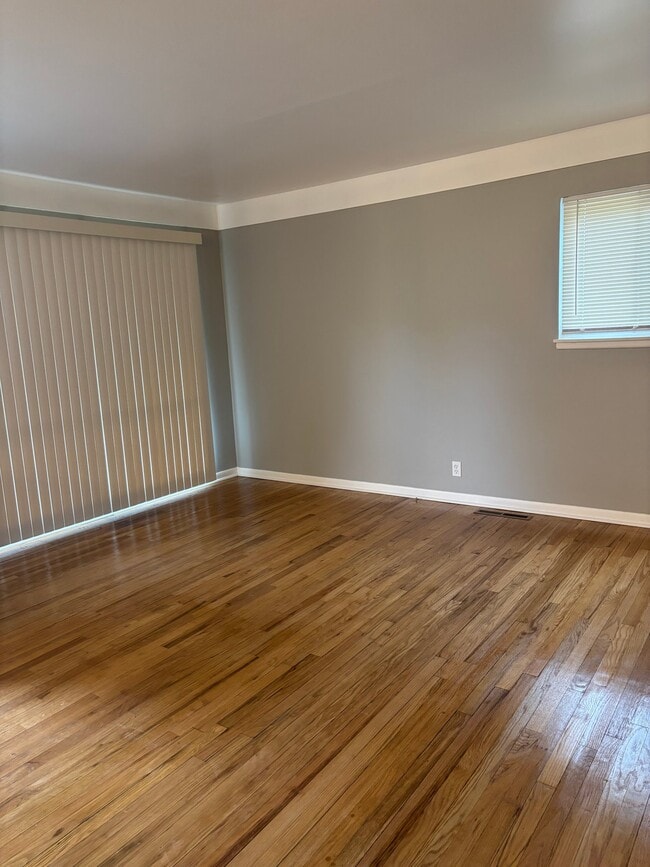 Foto del edificio - 1034 McKeighan Ave