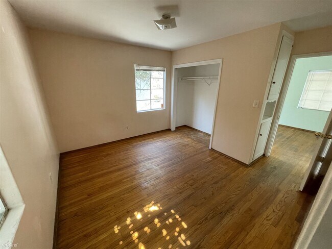 Building Photo - 1 br, 1 bath Duplex - 4162 Bachman Place