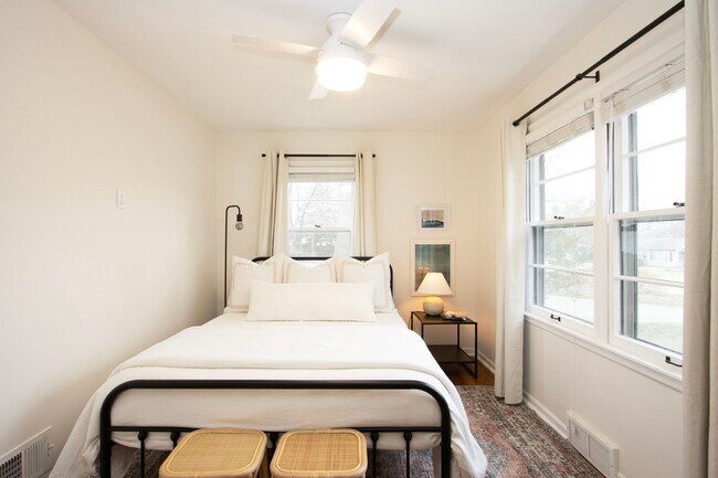 Building Photo - 8343 Santa Fe Dr