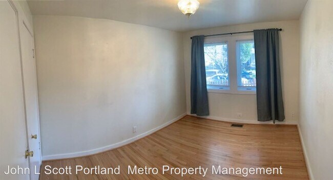 Building Photo - 8015-8019 N Dwight Ave