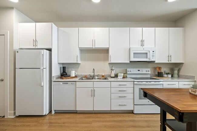 Building Photo - Incredible Savings: Up to 2 Months Rent-Free
