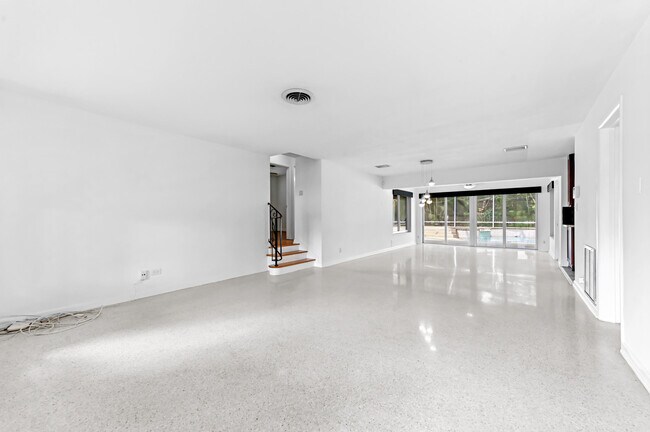 Foto del edificio - 999 NW 3rd Ave