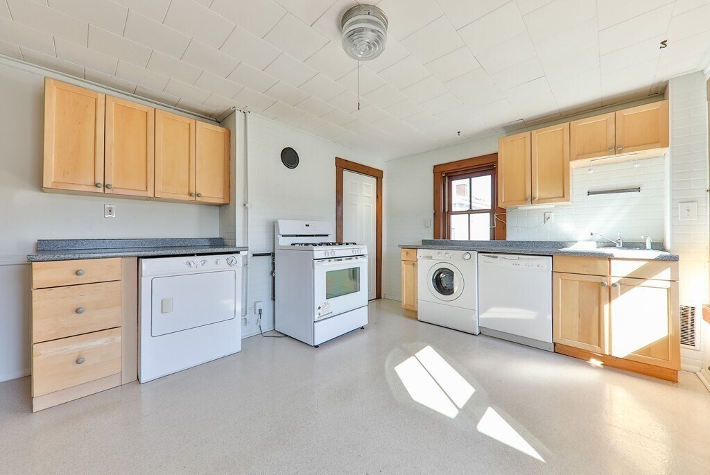 Primary Photo - 439 W 4th St