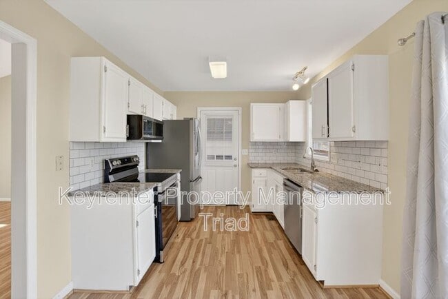 Foto del edificio - 3100 Brookrun Dr