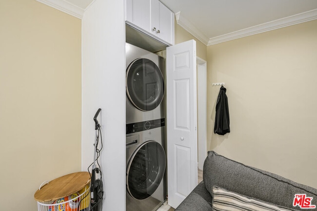 Building Photo - 11680 Hatteras St