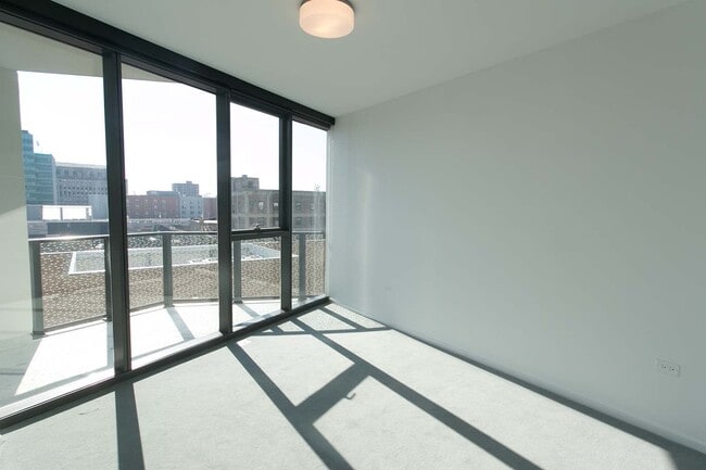Interior Photo - City Hyde Park