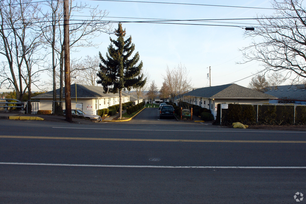 Foto del edificio - Maywood Court Apartments