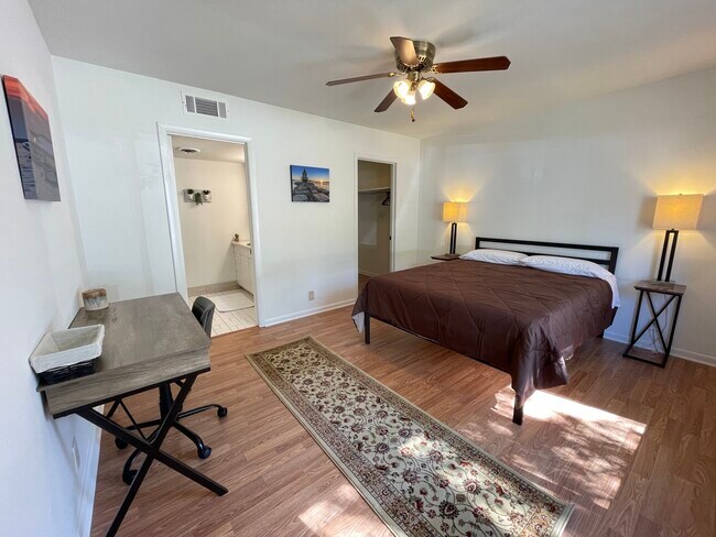 Foto del edificio - 4958 Edmondson Pike