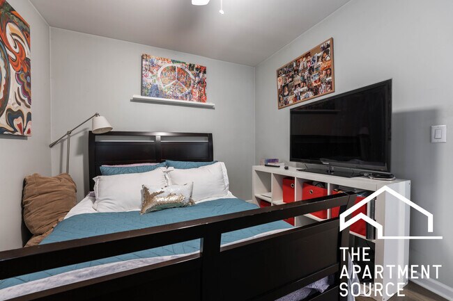 Foto del edificio - 2651 W Armitage Ave