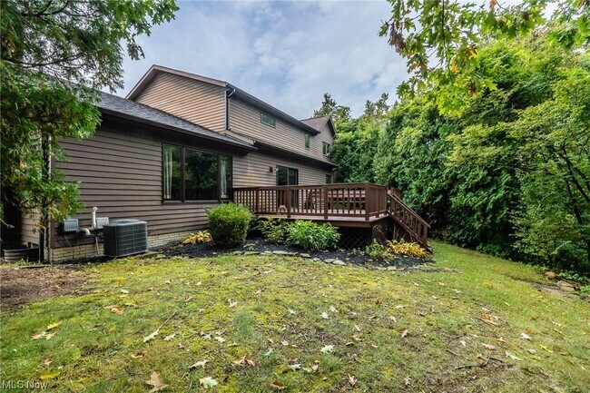 Building Photo - 15030 Waterford Dr