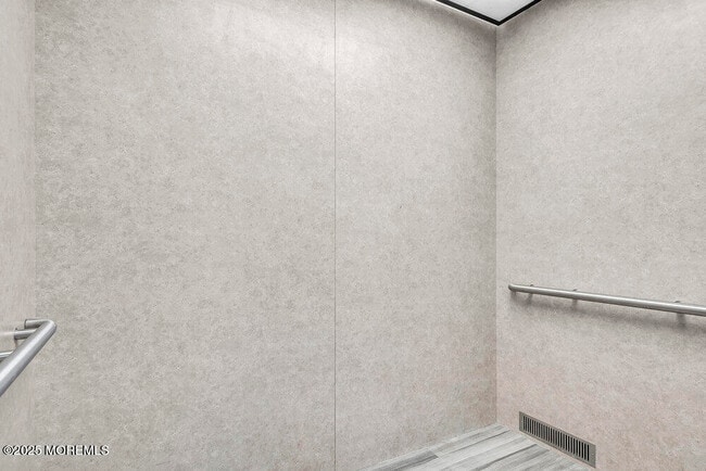 Building Photo - 580 E Main St