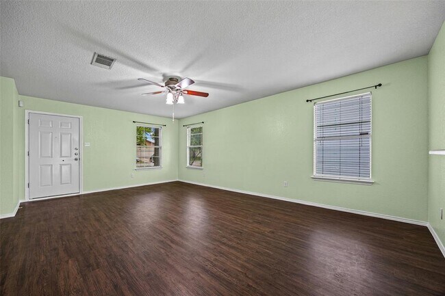 Foto del edificio - 17305 Dashwood Creek Dr
