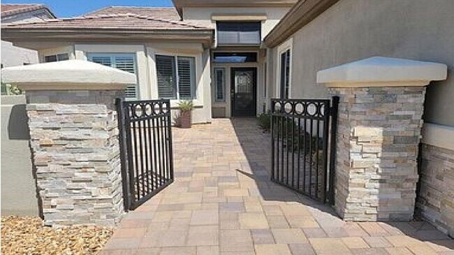 Building Photo - 78684 Valley Vista Ave
