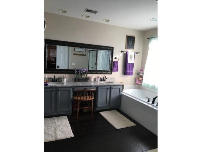 Building Photo - 14920 Amaranth Ct