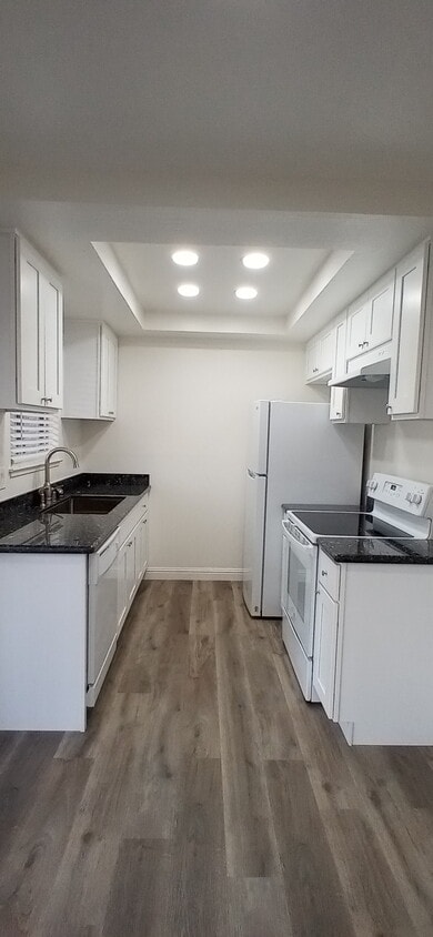 Primary Photo - 4162 Hamilton Ave