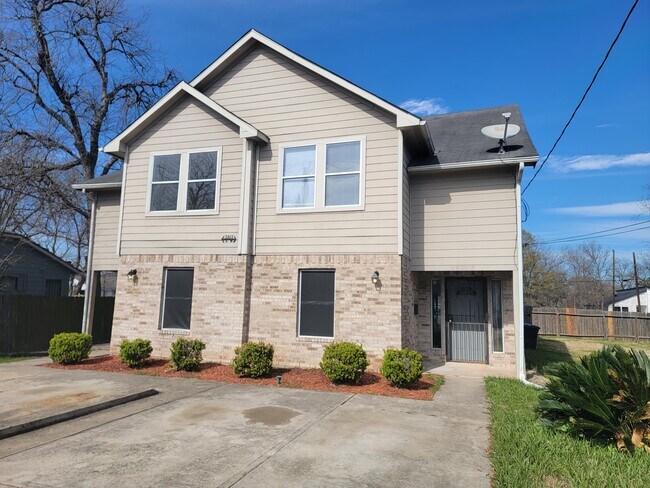 Foto del edificio - 3813 Lydia St